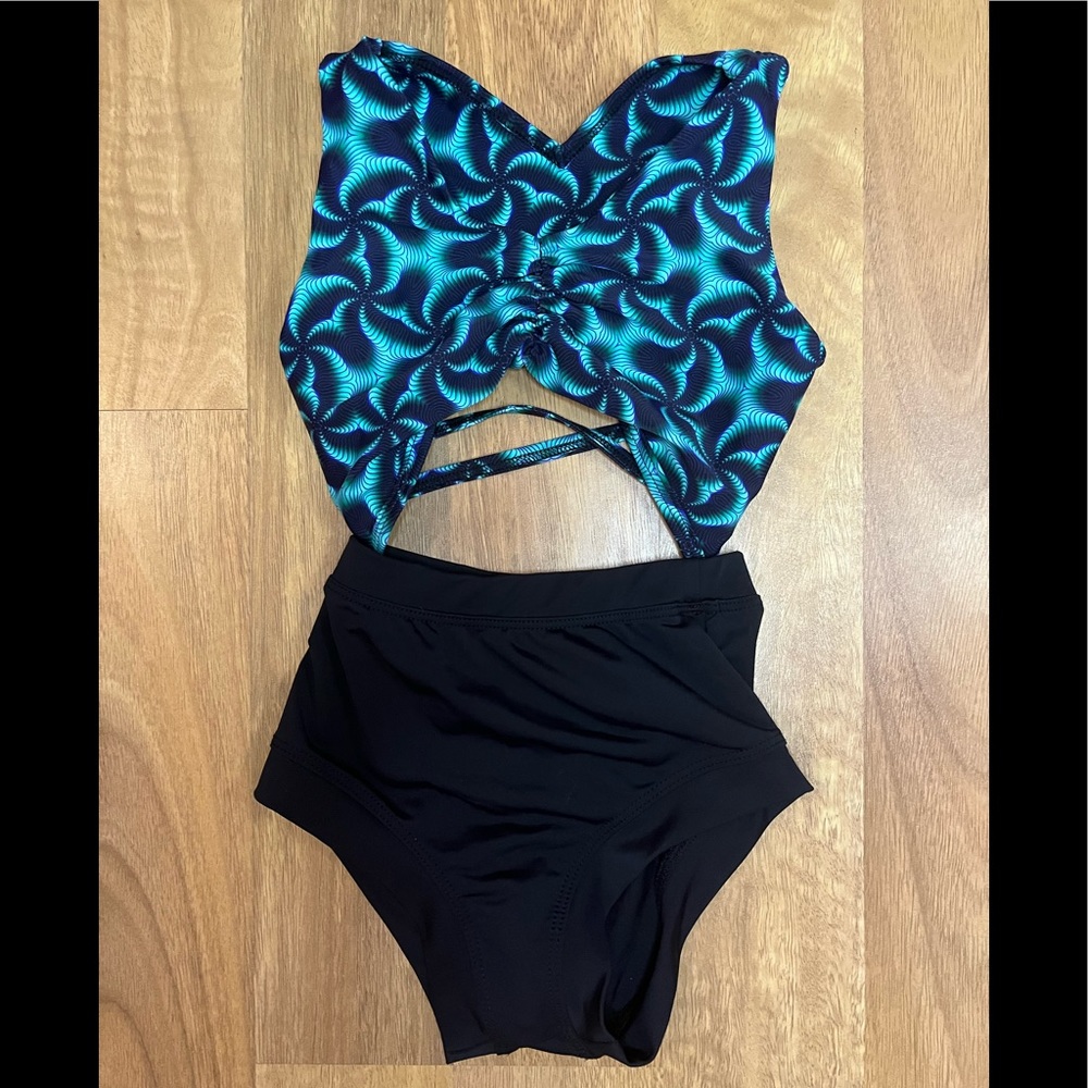 💚💙🖤LIKE NEW DANCE TO THE BEACH LEOTARD!!🖤💙💚
